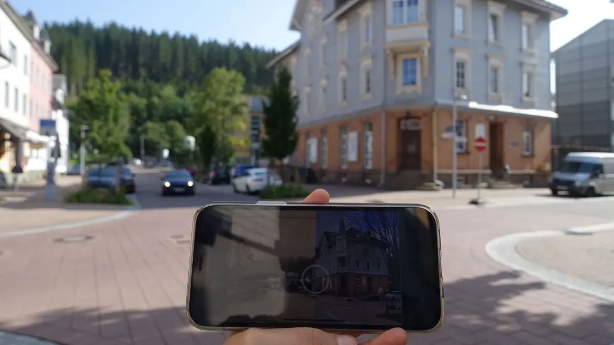 Der Rundgang führt durch Furtwangen – geleitet wird man mithilfe einer App vom eigenen Smartphone.