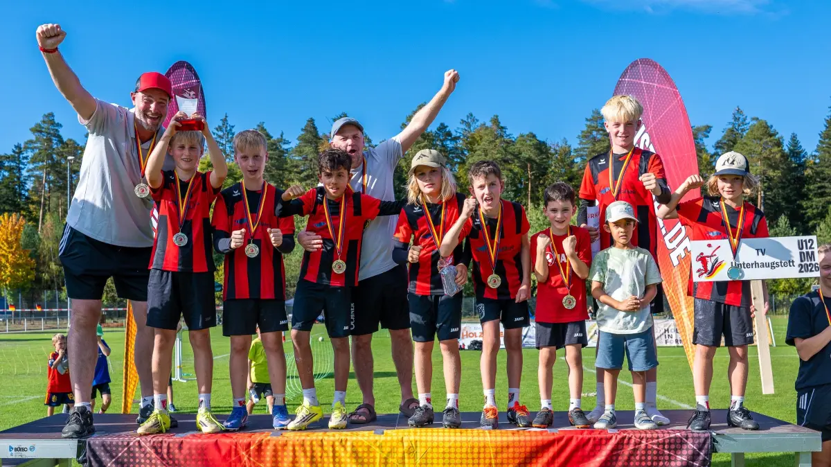 Die U12 des TV Unterhaugstett ist deutscher Faustball-Meister.