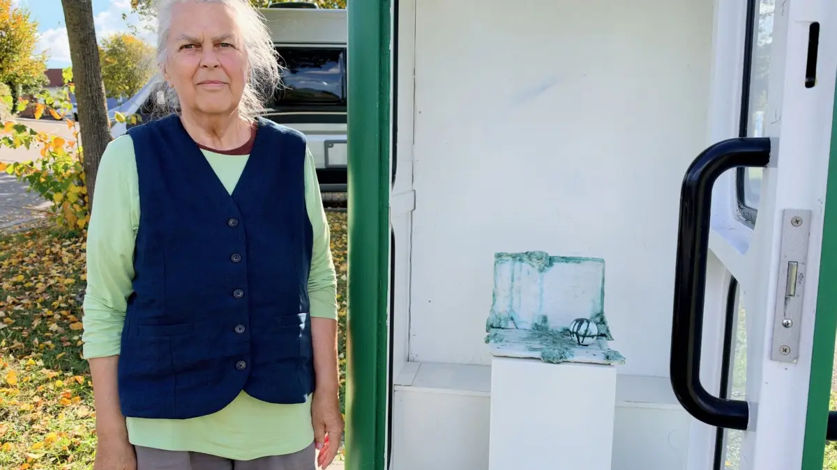 Christiane Lehmann stellt ab Samstag im „Häuschen“ am Kunstdünger aus.
