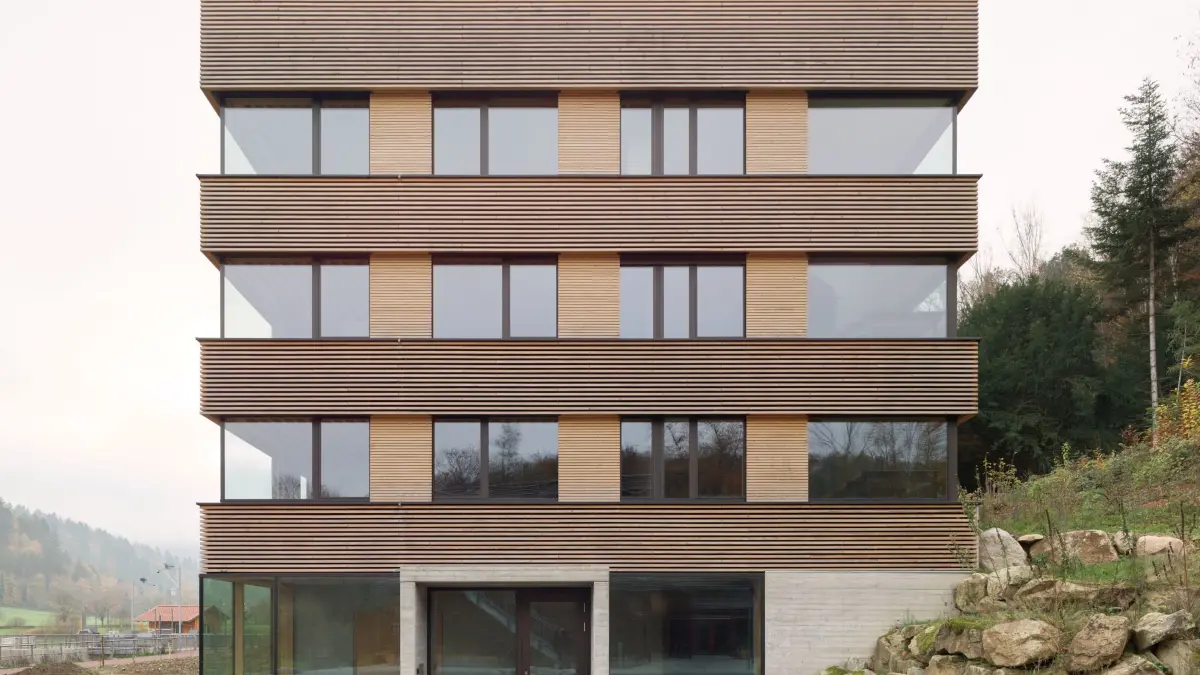 Mit dem Forstamt in Freiburg durfte Elztal Holzhaus ein besonderes Holzbauprojekt realisieren.