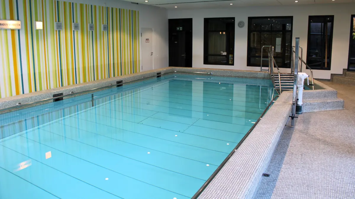 Das Therapiebecken der Carl-Orff-Schule in Villingen hat nur eine Wasserfläche von 52 Quadratmetern, ein Besuch öffentlicher Bäder ist aber nach Auffassung der Schule nicht möglich, dort fehlt die geschützte, reizarme Umgebung.