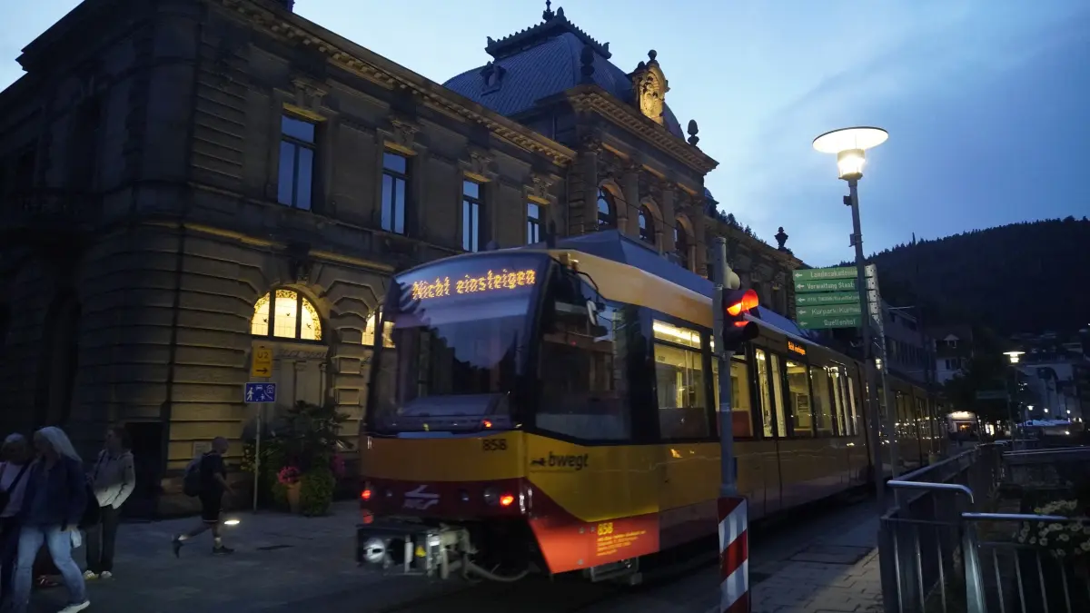 Nach Bad Wildbad und im gesamten Schwarzwald können Gäste, die in Bad Herrenalb übernachten, auch weiterhin kostenlos mit Bus und Bahn fahren.