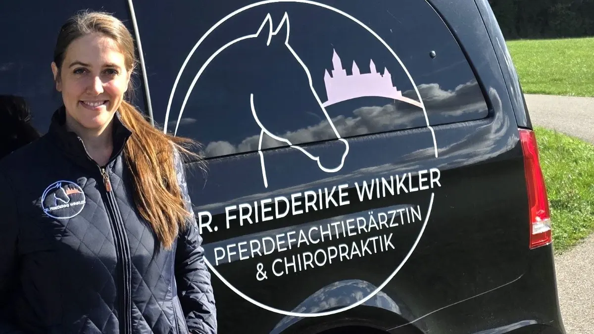 Dr. Friederike Winkler, Fachärztin für Pferde, hat zum 1. Oktober eine mobile Pferdepraxis eröffnet.