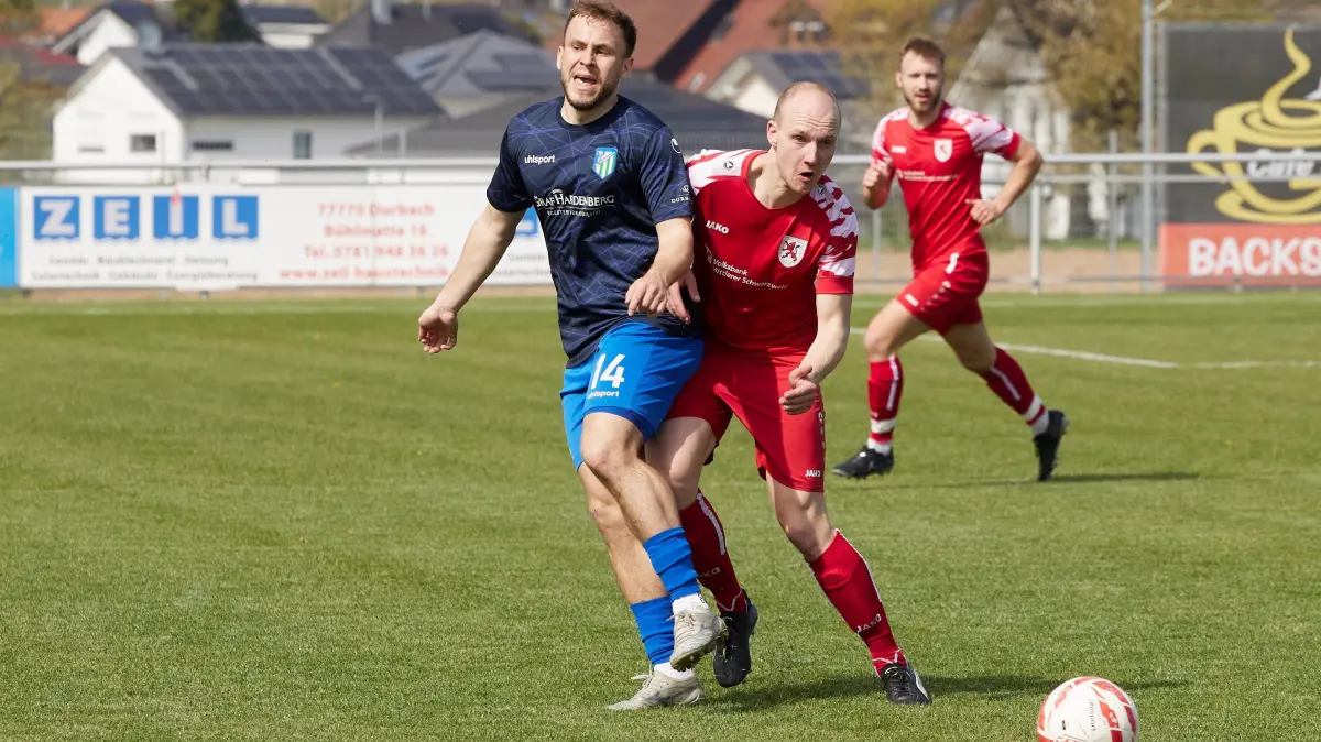 Pirmin Bonath (rechts) und der SV Oberwolfach wollen den Kontakt zur Landesliga-Spitze mit einem Heimsieg gegen Seelbach wahren.