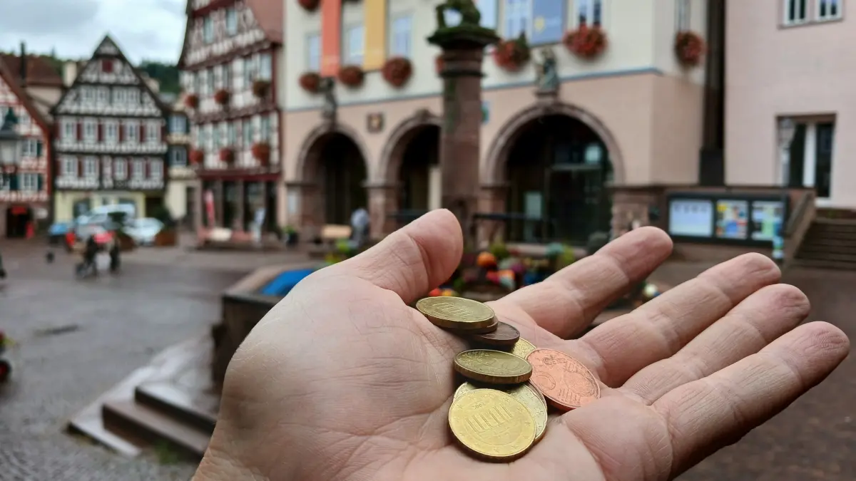 Um Calws Schulden zu tilgen, wird mehr als Kleingeld nötig sein. Die Stadt ist dennoch überzeugt, die Entscheidungen zu Investitionen seien richtig gewesen.