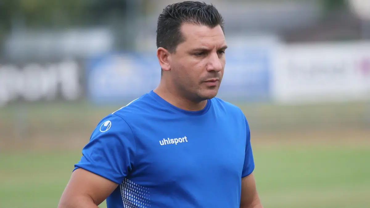 Der Seedorfer Trainer Emanuele Ingrao weiß, dass auf seine Mannschaft beim Schlusslicht in Sulz keine leichte Aufgabe zukommt.