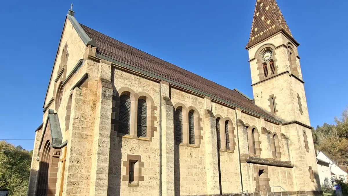 Die St. Margaretha-Kirche ist als eine Gesamtleistung der Fischinger Bevölkerung zu sehen, da diese den Bau tatkräftig unterstützte.