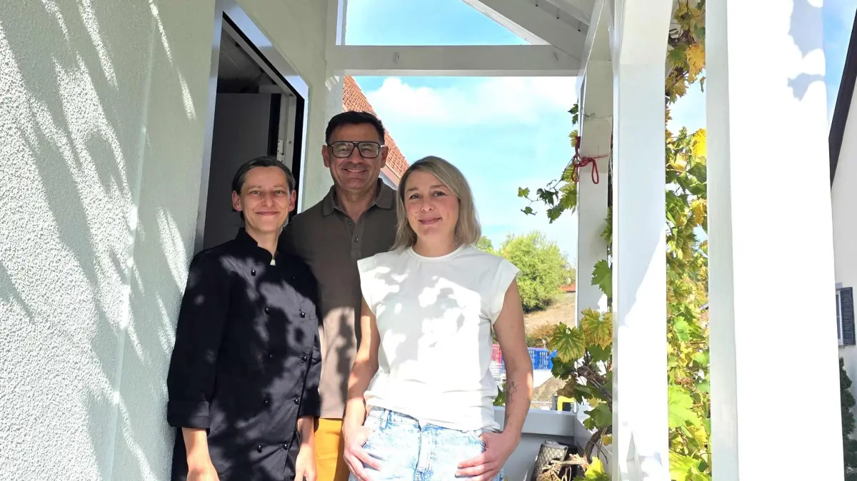 Von rechts: Melanie Müller-Ringwald, Mato Grubesic und Juli Dinter.