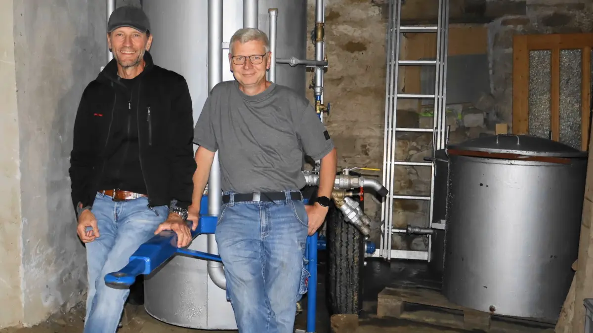 Marc Stöckle und Uwe Breunig hegen und pflegen die Dämpfi in Mappach