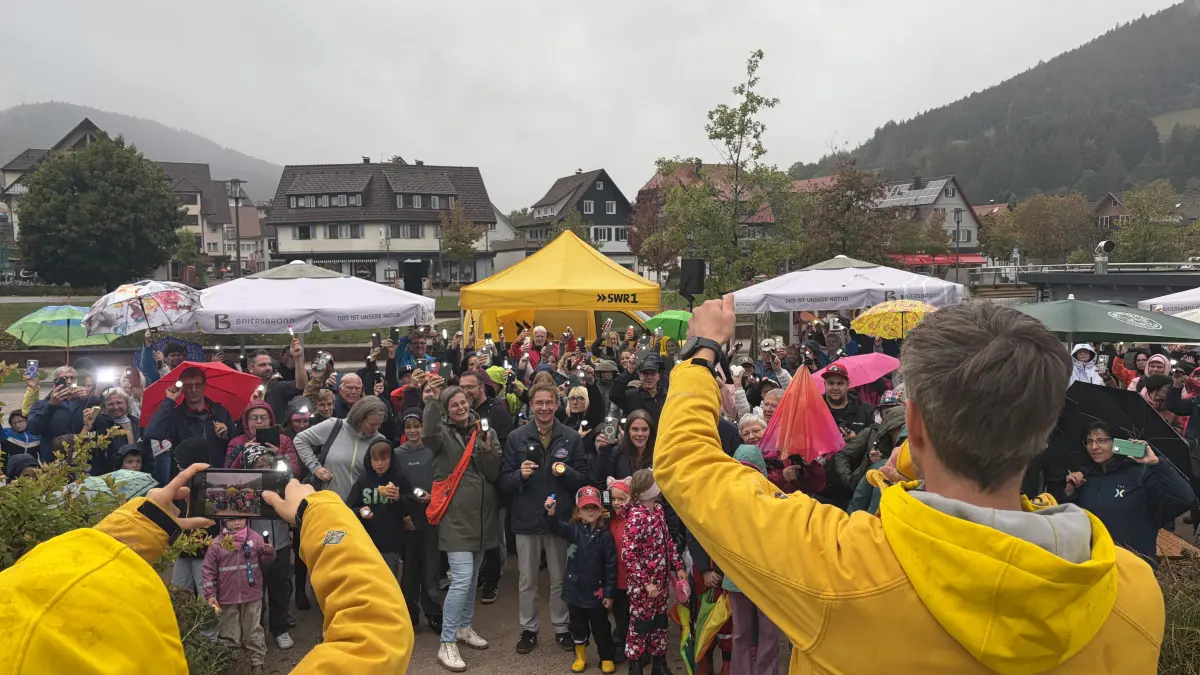 Das SWR-Hitmachduell verwandelte die kaltnasse Schelklewiese in ein buntes Strahlen.