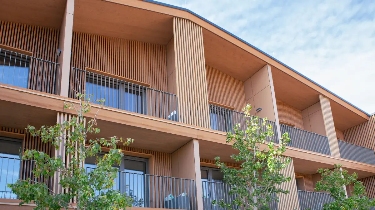 Mit insgesamt 65 Wohnungen bietet das Gebäude künftig Wohnraum für 77 Bewohnerinnen und Bewohner.