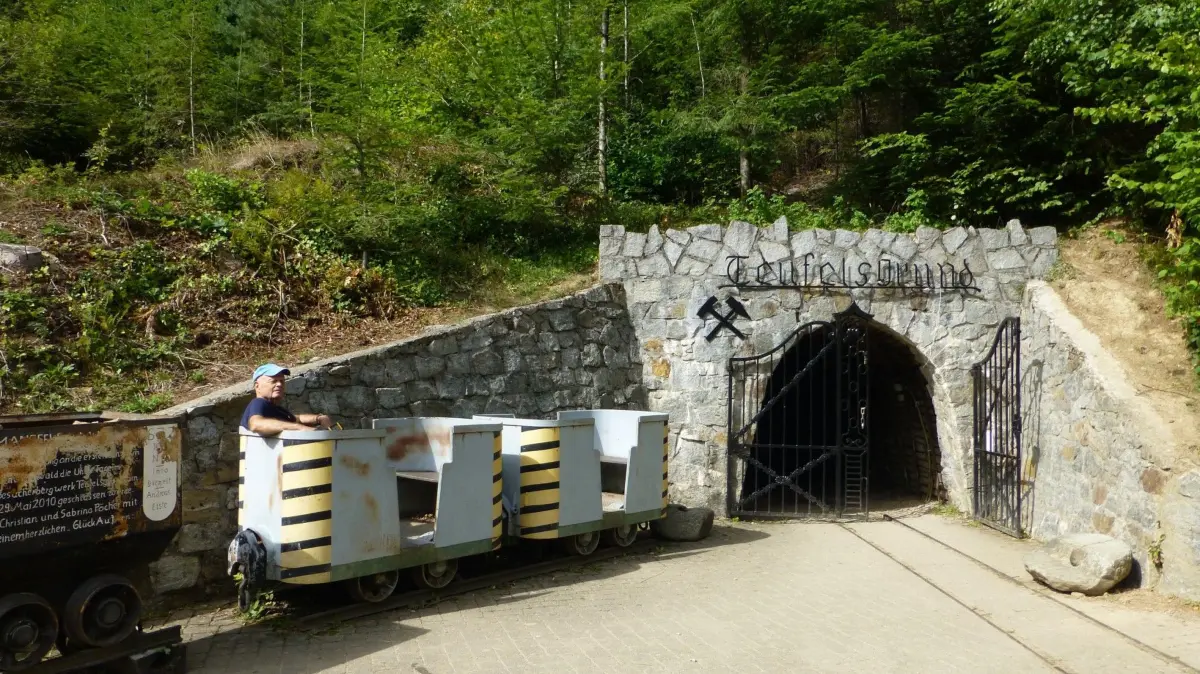 Die Zeitbankplus Efringen-Kirchen bietet eine Ausfahrt ins Besucherbergwerk Teufelsgrund an.