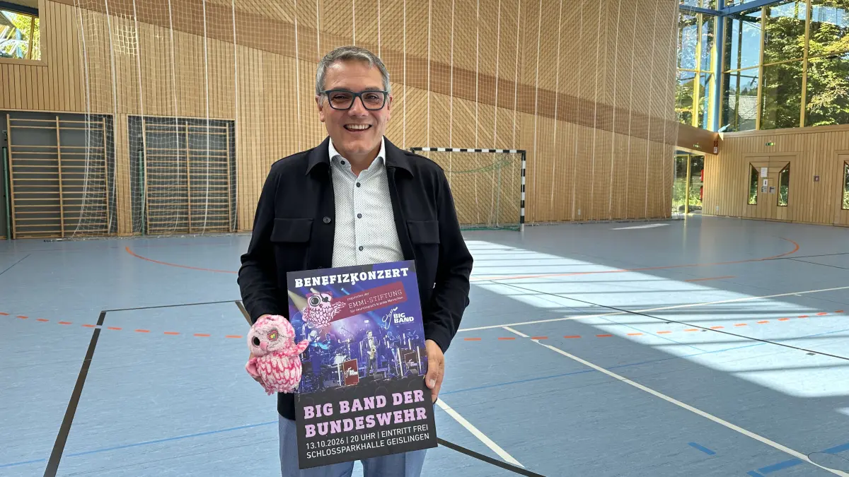Dirk Abel ist schon voller Vorfreude: Am Dienstagabend weicht das Handballtor und stattdessen findet die Bühne der Big Band der Bundeswehr ihren Platz an der Stirnseite der Geislinger Schlossparkhalle.