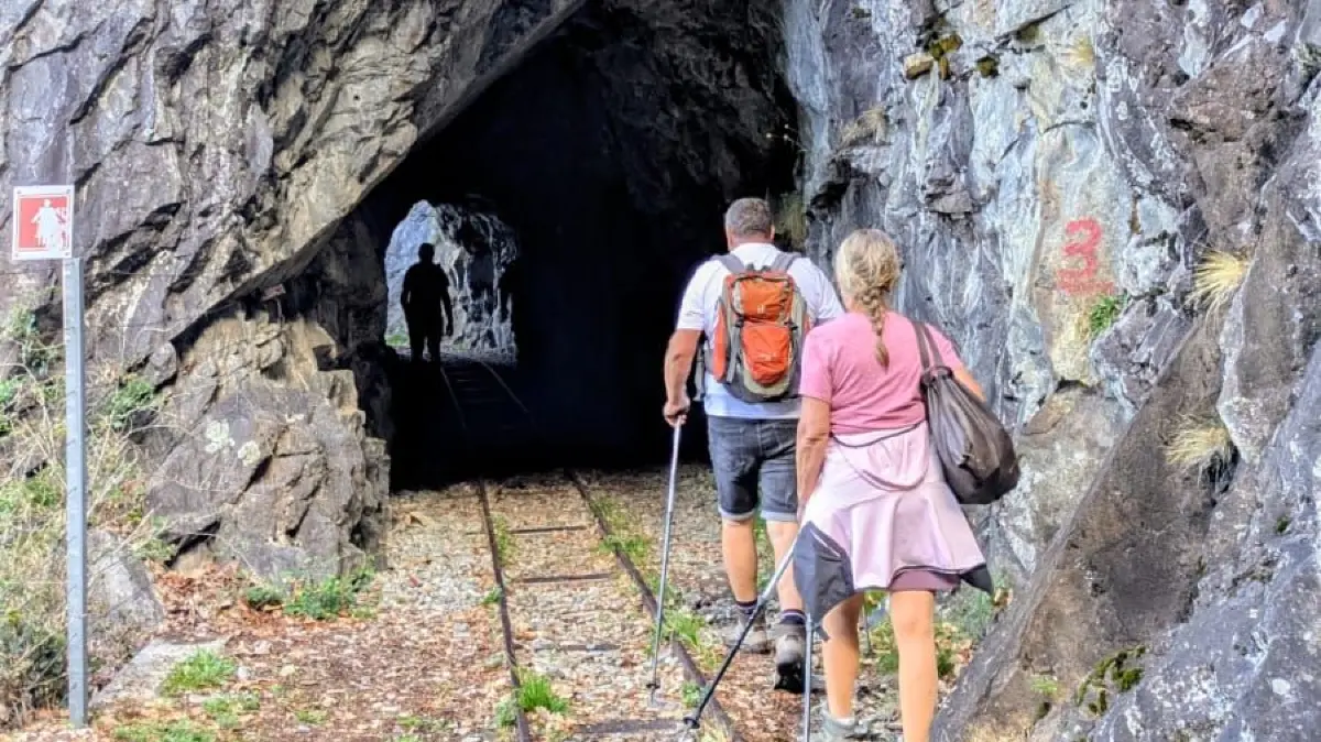 Neben dem Autodorom und dem Stadion in Monza stehen auch die Altstadt und schließlich eine besondere Wanderung auf dem Oberitalien-Programm der AH-Kombi.