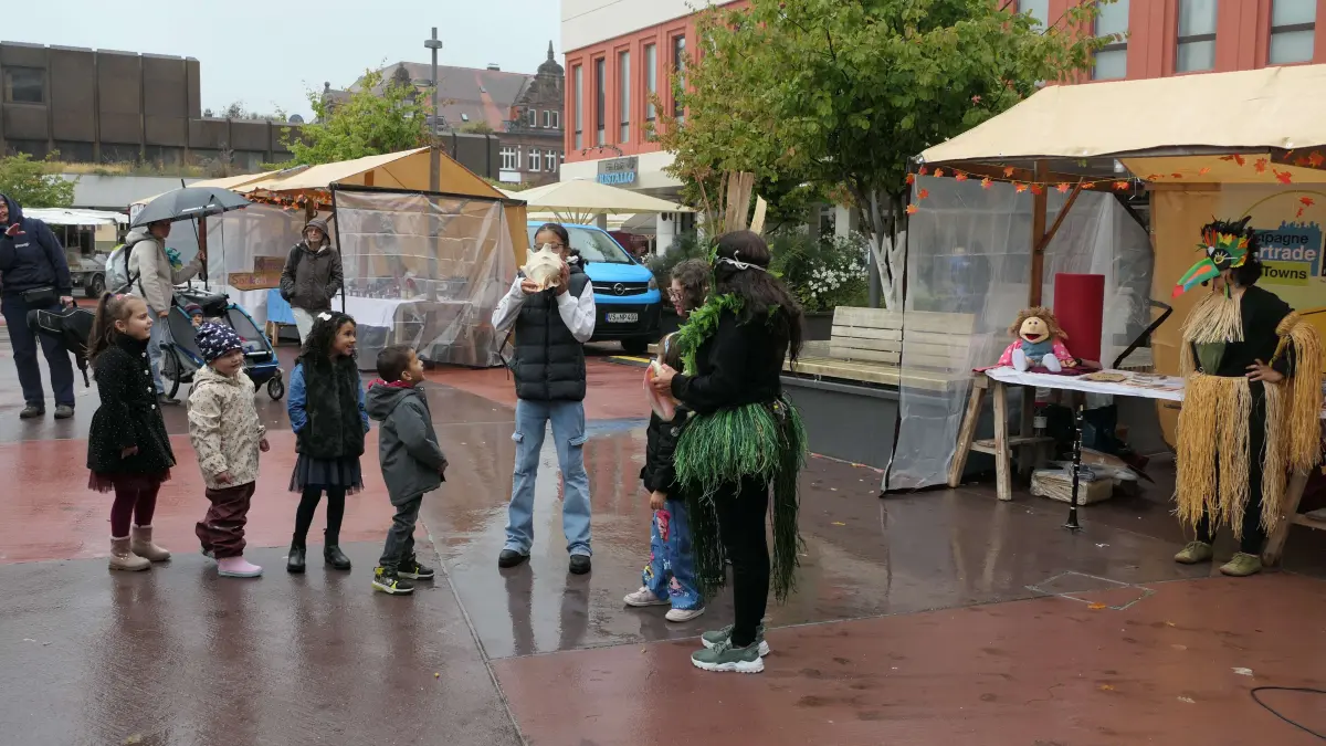 Die Gruppe Wakatay machte Kinder mit Tieren des Regenwalds vertraut.