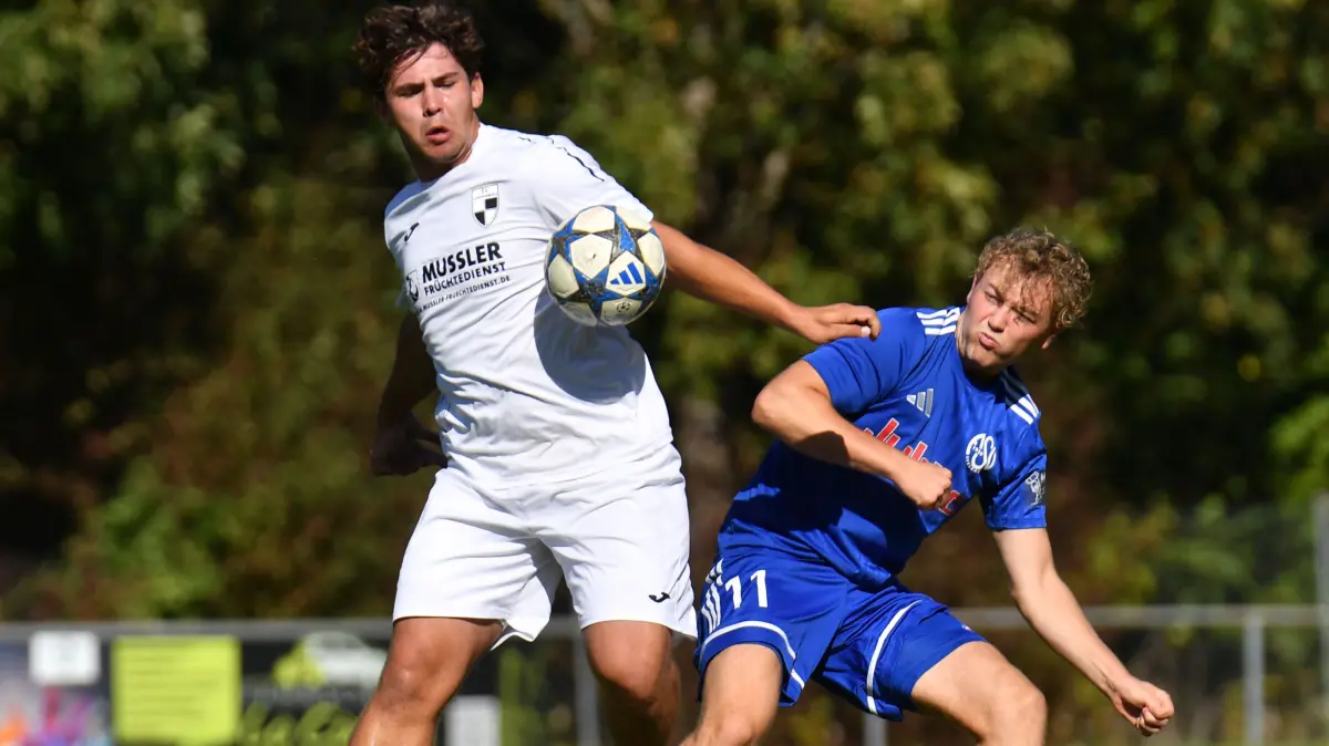 Moritz Kiesel (am Ball) und die Kippenheimer sind in Abstiegsnöten.