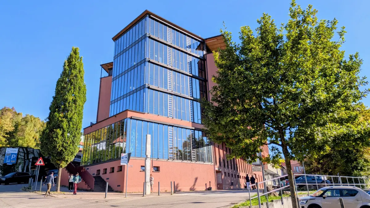 Die finanzielle Schieflage der Medizinischen Versorgungszentren des Kreises - unser Foto zeigt das Ortenau-MVZ beim Lahrer Klinikum - hat sich verstärkt.
