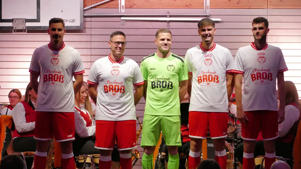 Vorstellung des Jubiläumstrikots der Spielvereinigung Oberschwandorf