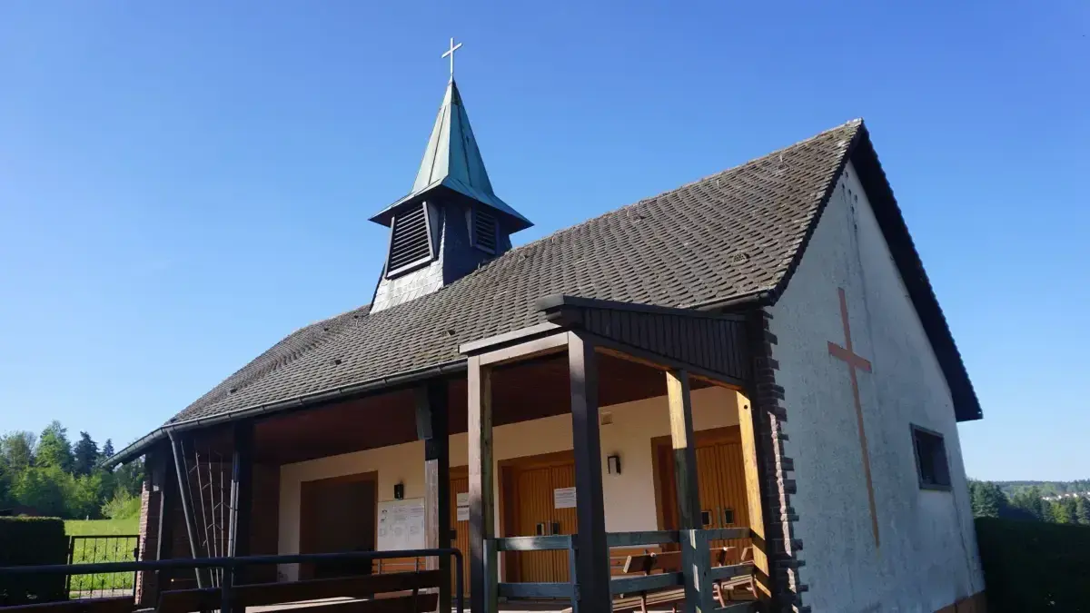 Die Aussegnungshalle in Bieselsberg soll saniert werden. (Archivfoto)