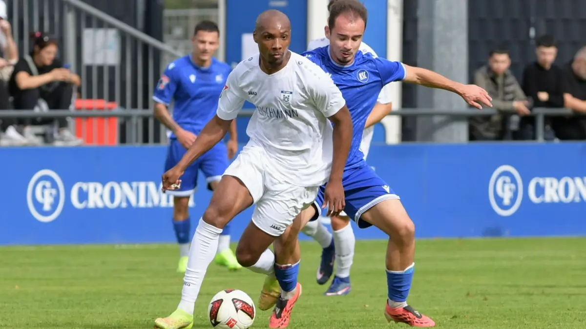 Michael Seaton (mit Ball) spielte schon für die Nationalmannschaft von Jamaika.