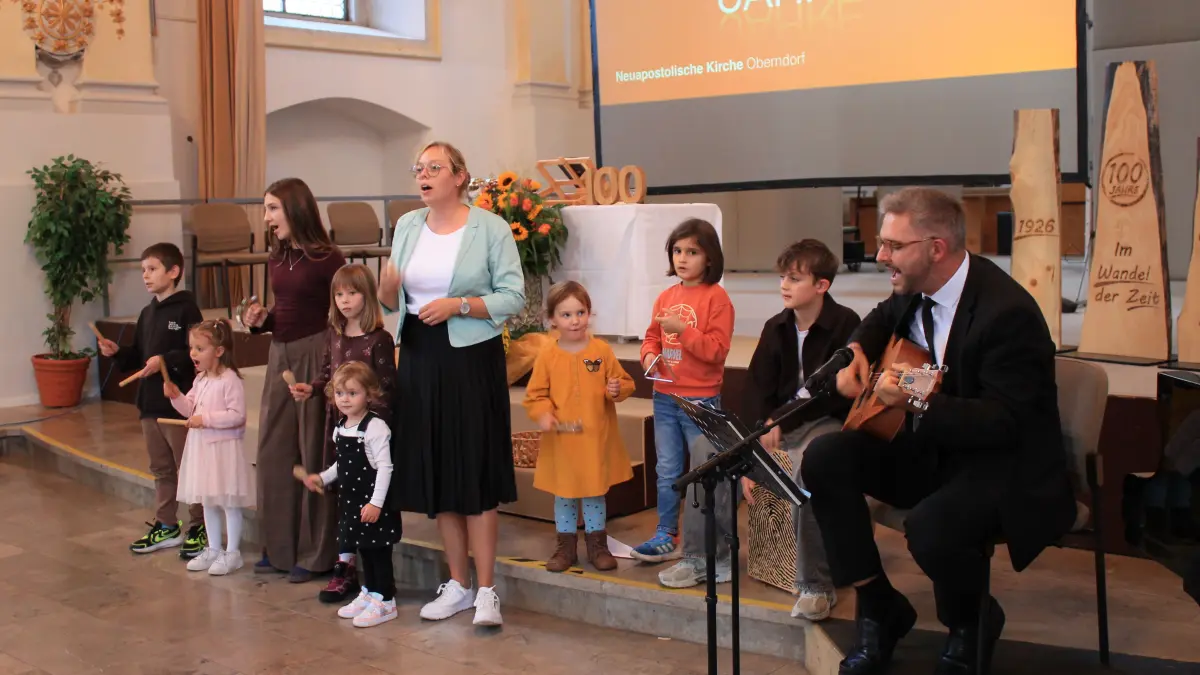 Die neuapostolische Kirchengemeinde Oberndorf a. N. feiert 2026 ihr 100-jähriges Bestehen. Der Nachwuchs singt beim Festakt zum Auftakt den Jubiläums-Song.