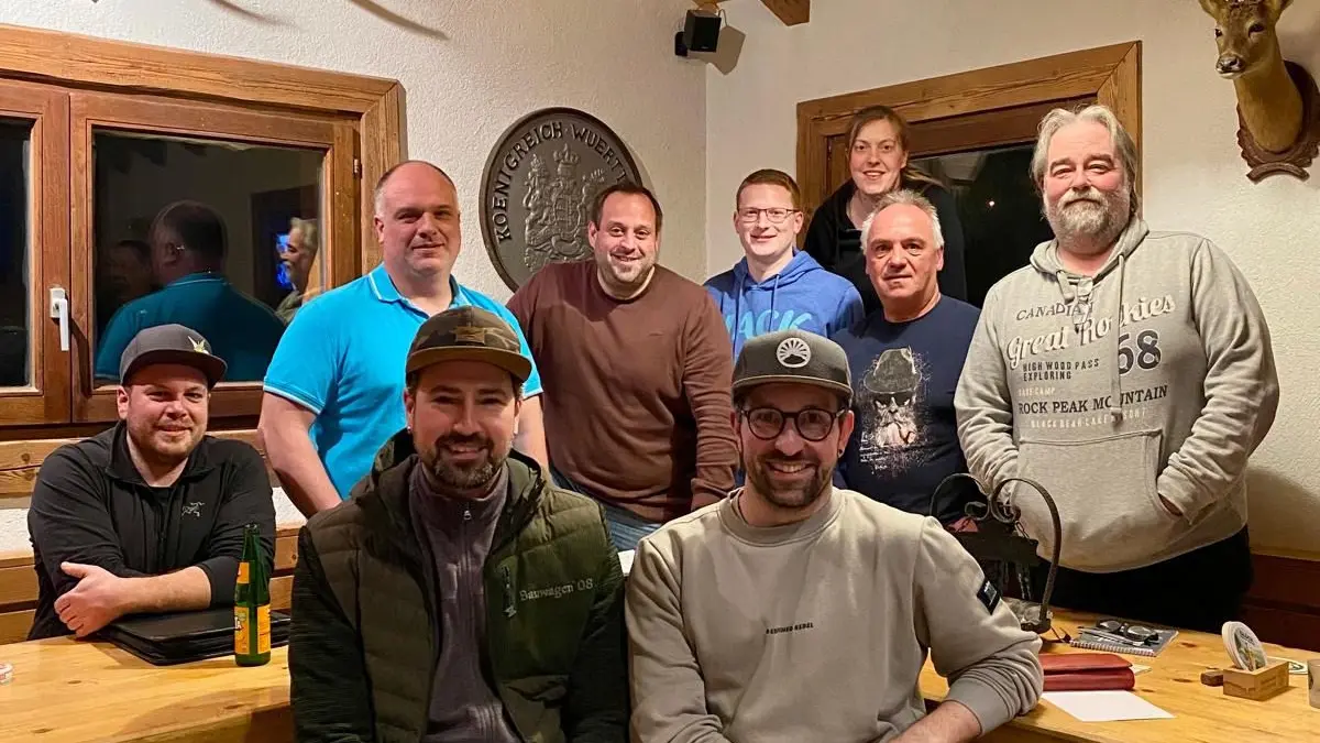Der Festvorstand (von links): Christian Gaiser, Marc Mühlkens, Benjamin Braun, Manuel Kalmbach, Holger Fahrner, Paul Kaufmann, Vanessa Bieber, Rüdiger Rathfelder und Arndt Weber