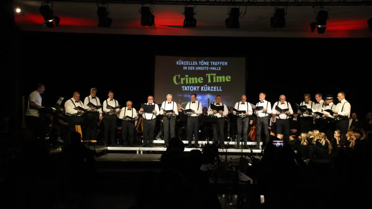 Unter dem Motto "Crime Time" präsentierten sich die verschienden Chöre.