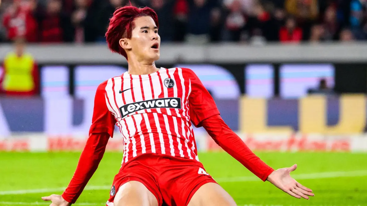 SC Freiburg - FC Schalke 04: Fußball, Männer: Bundesliga, SC Freiburg - FC Schalke 04, 5. Spieltag, Europa-Park Stadion, Keisuke Goto (SC Freiburg) jubelt nach seinem Tor zum 2:1. (zu dpa: ««Roter Zauber»: Auch Joker verzücken Spitzenreiter Freiburg»)