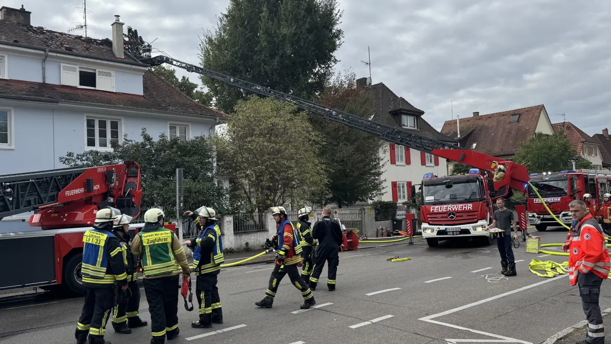 An der Hauptstraße in Weil hat am Dienstag ein Gebäude gebrannt.