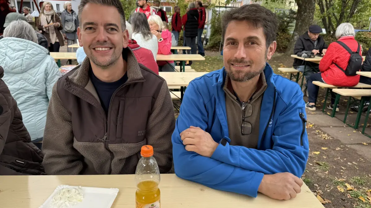 Herrn Bürgermeister Valha mit dem 1. Vorsitzenden der Dorfgemeinschaft Herrn Dressle