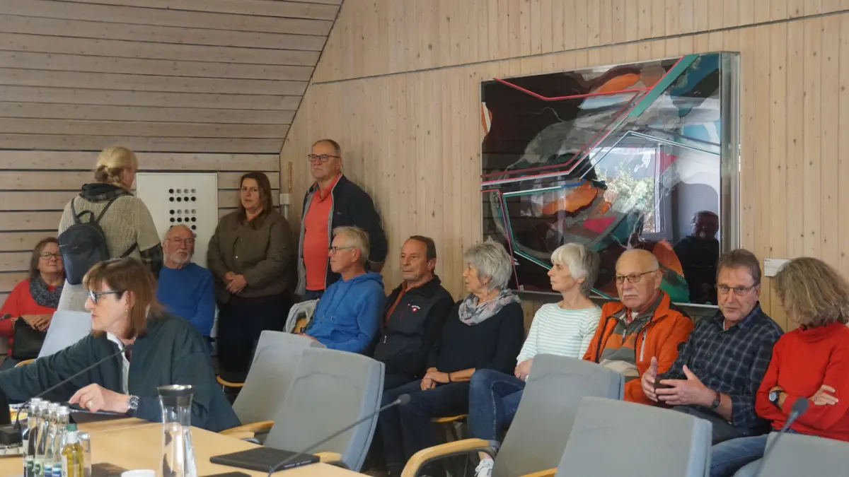 Der Sitzungssaal war mit Besuchern aus Altheim und Betzweiler gefüllt.