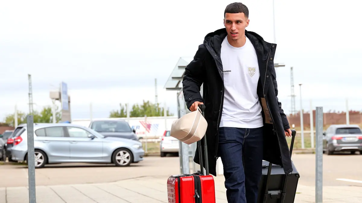 Fußball VfB Stuttgart Abflug: BAU // 13.10.2026, Stuttgart, Fußball UEFA Champions League, Saison 2026-2027, VfB Stuttgart fliegt nach Bratislava, Abflug, Bilal El Khannous