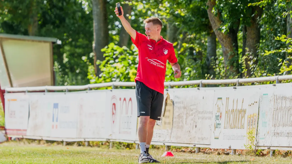 Tim Göttler konnte zuletzt nur von der Seitenlinie auf das Spiel seiner TSG Wittershausen Einfluss nehmen.