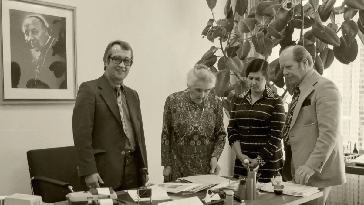 Initiatorin und Ehrenbürgerin Elisabeth Rothweiler (Zweite von links) bei der Einweihung des Altenheims St. Michael 1977. Heute trägt eine Donaueschinger Straße ihren Namen. Mit auf dem Bild (von links) der damalige Heimleiter Ganter, Pia Brenner (Vorsitzende der Caritas) und Architekt Willi Morisch.