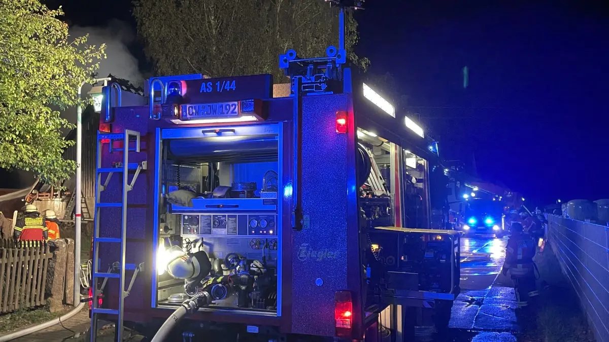 Löschfahrzeug Feuerwehr Altensteig an der Einsatzstelle Bild Markus Fritsch Kreisfeuerwehrverband Calw e.V.