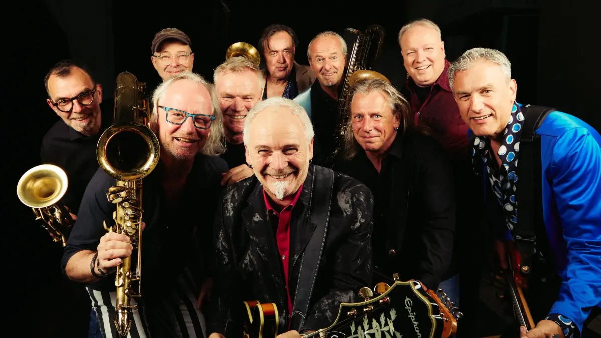 Dr Mablues tritt mit einem großen Musikeraufgebot in der Kulturwerkstatt auf.