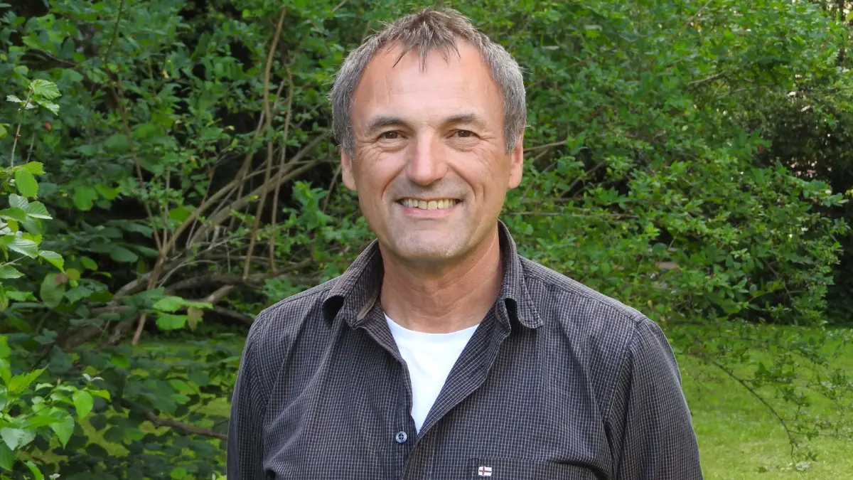 Rainer Luik hält einen Vortrag in Nagold