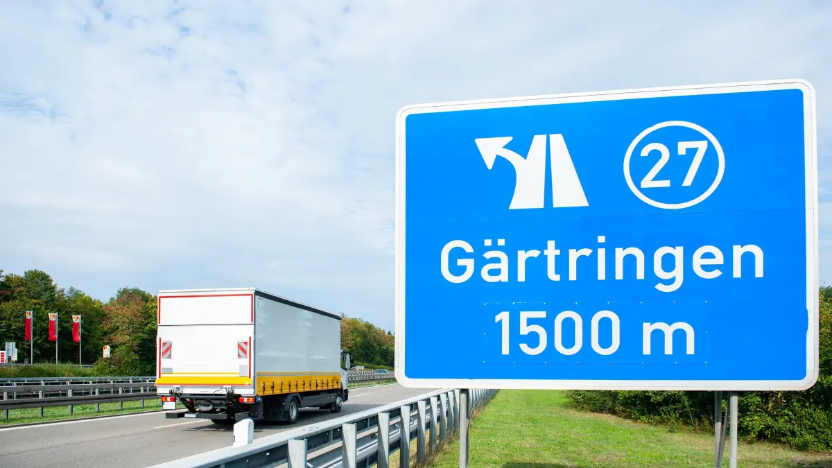 Die Linksabfahrt von der A81 bei Gärtringen wird dieses Wochenende saniert und ist daher gesperrt. Die Umleitung erfolgt über die Anschlussstelle Hildrizhausen