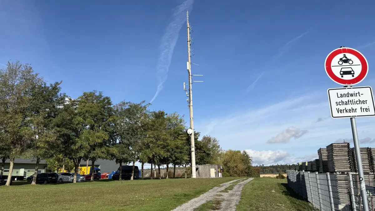 Der bestehende Mobilfunkmast in Mötzingen reicht offensichtlich nicht für eine gute Versorgung aus und kann auch nicht aufgerüstet werden.