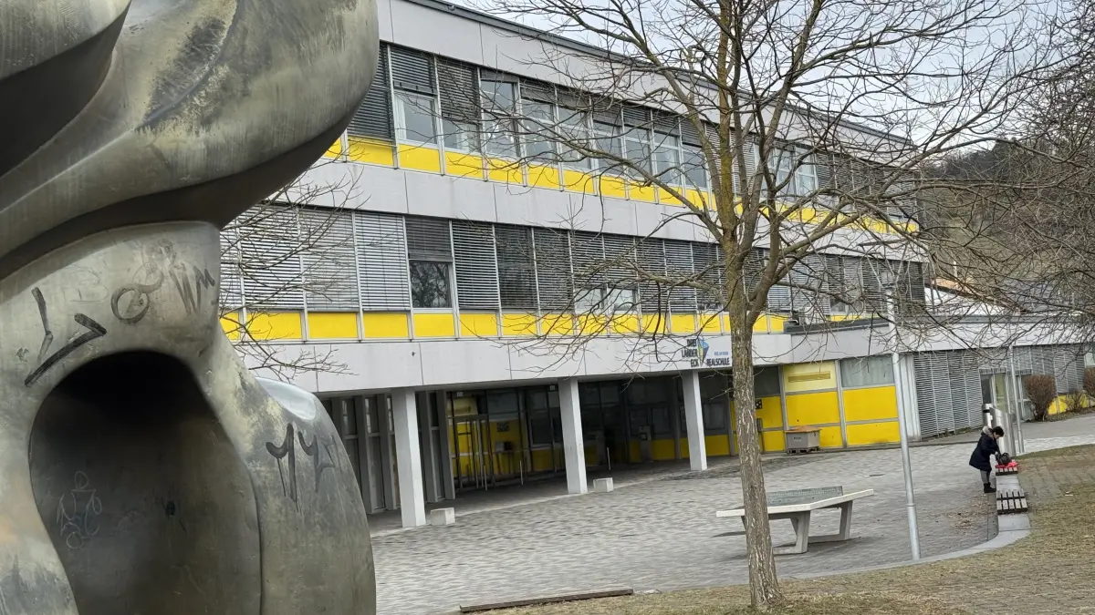 In den Schulhöfen aller Schulen in Weil am Rhein - hier an der Realschule Weil am Rhein - nimmt die Gewalt unter Schülern zu.