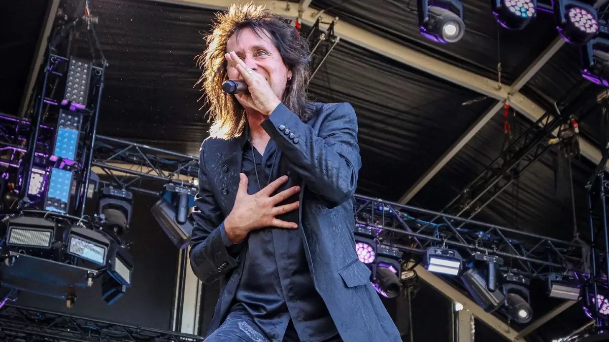 Gründungsmitglied Frank Breuninger ist die Stimme der Rottweiler Melodic-Metal-Band Dark Sky. Auf eben diese mussten die Musiker beim Konzert jetzt aber verzichten.