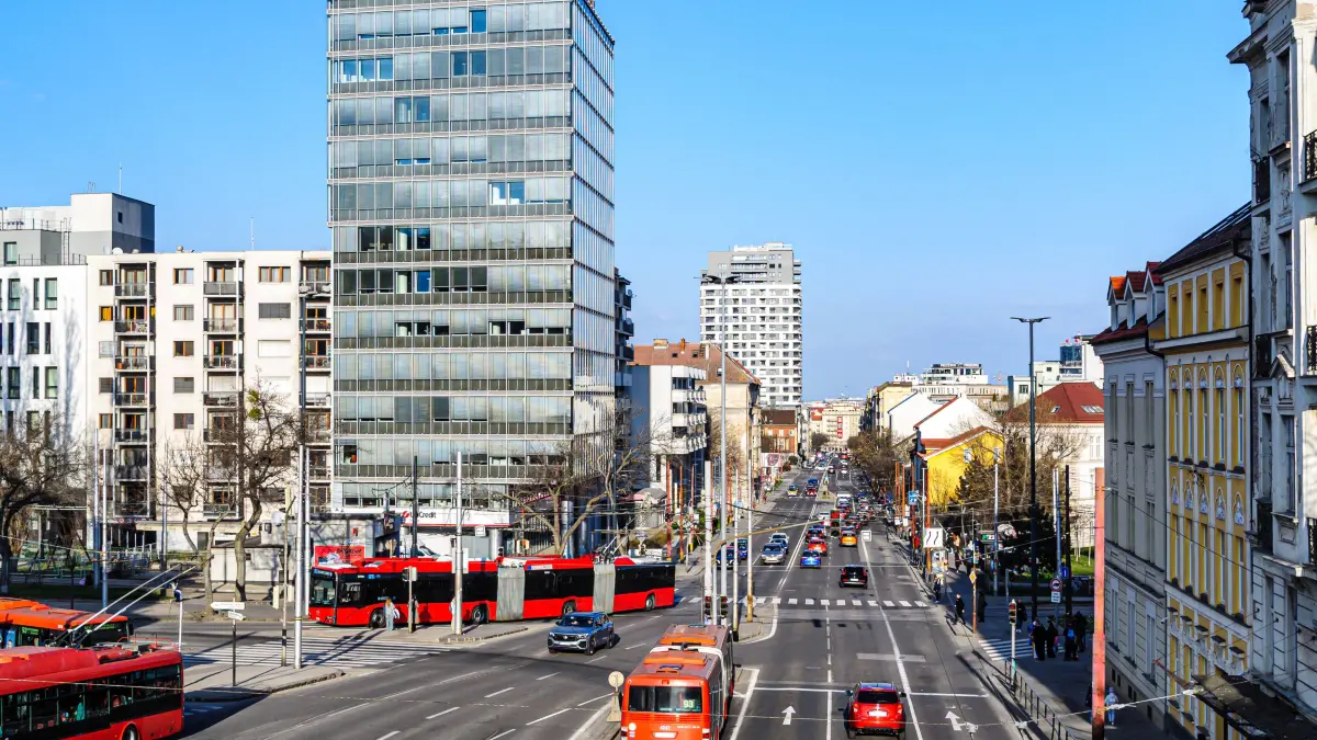 bratislava, slovakia, 19 march 2026, trolley busses in sankova street *** bratislava, slowakei, 19. märz 2026, oberleitungsbusse in der sankova-strasse Copyright: xx