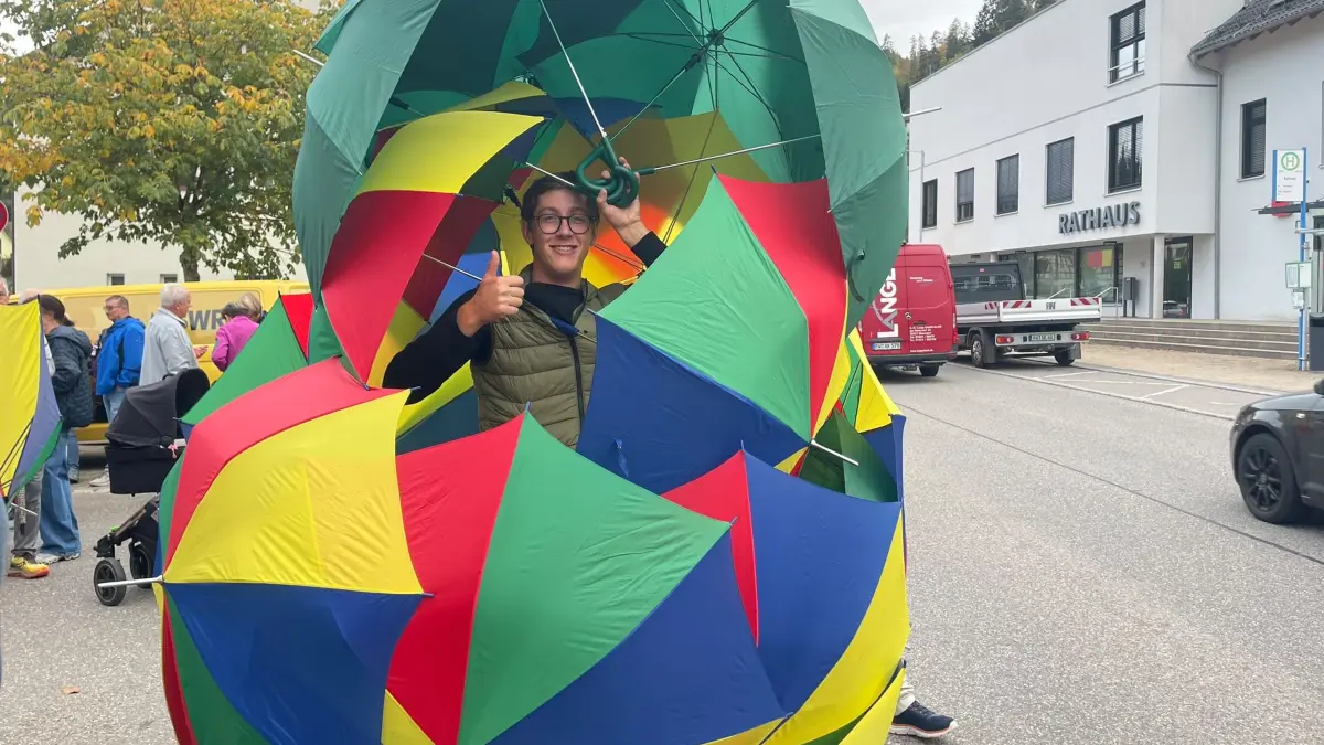 In Epfendorf wurden die Regenschirme aufgespannt.