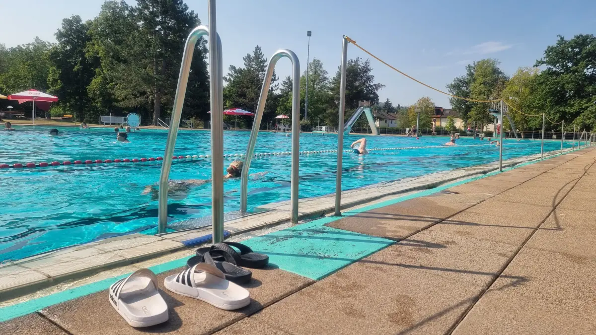 Bestens gepflegt, aber mächtig in die Jahre gekommen: Das Schopfheimer Schwimmbad hat eine Sanierung dringend nötig.
