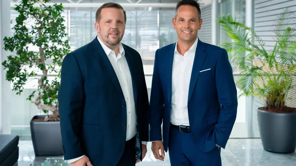 Dirk Sattur (links) wurde aus dem Vorstand von Badenova entlassen. Seine Aufgaben übernimmt vorerst der Vorstandsvorsitzende Martin Hellebrand.