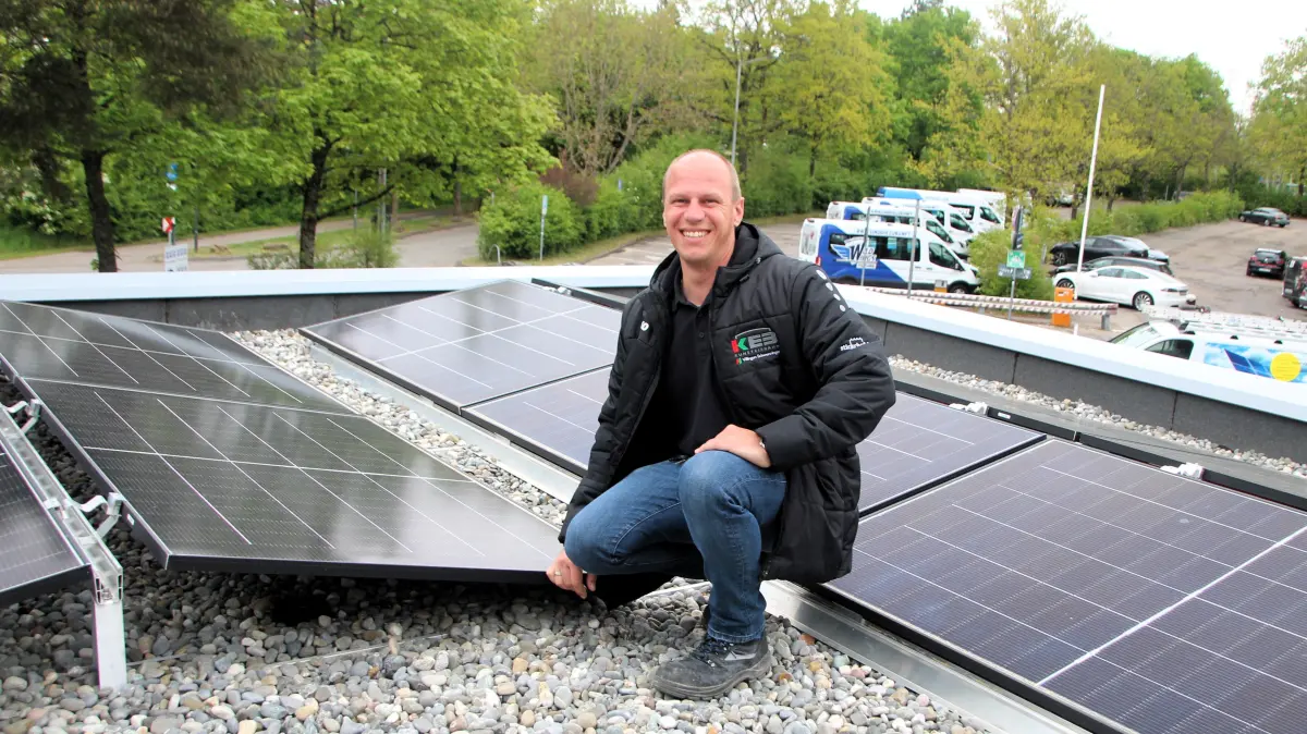 Benjamin Breuer freute sich über die neue Solaranlage auf dem Dach der Helios-Arena.