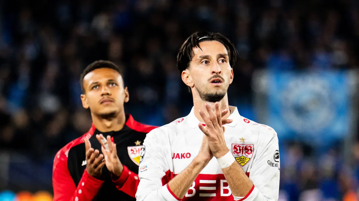 ŠK Slovan Bratislava vs. VfB Stuttgart: 14.10.2026: Champions League, 2. Spieltag, Å K Slovan Bratislava vs. VfB Stuttgart im Å tadion Tehelnà pole/Narodný futbalový Åtadion Atakan Karazor VfB feiert nach Auswärtssieg WICHTIGER HINWEIS: Gemäß den Vorgaben des DFB und der DFL ist es untersagt, in dem Stadion und/oder vom Spiel angefertigte Fotoaufnahmen in Form von Sequenzbildern und/oder videoähnlichen Fotostrecken zu verwerten bzw. verwerten zu lassen. *** October 14, 2026, Champions League, Matchday 2, Slovan Bratislava vs. VfB Stuttgart at Tehelné Pole National Football Stadium Atakan Karazor VfB celebrates after away win IMPORTANT NOTICE In accordance with DFB and DFL regulations, it is prohibited to use or allow the use of photographs taken in the stadium and/or during the match in the form of sequential images and/or video-like photo series Copyright: xJordyxFourgonx