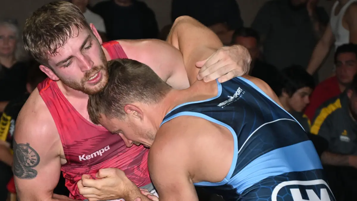 Der Sulgener Marco Eckl (links, rotes Trikot) wird gegen den ASV Schorndorf II wohl wieder auf einen starken Gegner treffen.