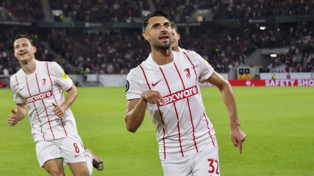 Deutschland, Fussball, UEFA Conference League, 1. Spieltag, 2026/2027, SC Freiburg vs. FK Jablonec, 15.10.2026: Torjubel bei Vincenzo Grifo SC Freiburg, 32 nach seinem Tor zum 1:0, Freude, Begeisterung, positive Emotionen, Torerfolg , Deutschland, Fussball, UEFA Conference League, 1. Spieltag, 2026/2027, SC Freiburg vs. FK Jablonec, 15.10.2026, Freiburg im Breisgau Stadion am Wolfswinkel Deutschland *** Vincenzo Grifo celebrates his goal for SC Freiburg, 32, after scoring the 1-0 goal joy, excitement, positive emotions, goal, Germany, soccer, UEFA Conference League, Matchday 1, 20262027, SC Freiburg vs. FK Jablonec, October 15, 2026, Freiburg im Breisgau, Stadion am Wolfswinkel, Germany Copyright: xGrantxHubbsx