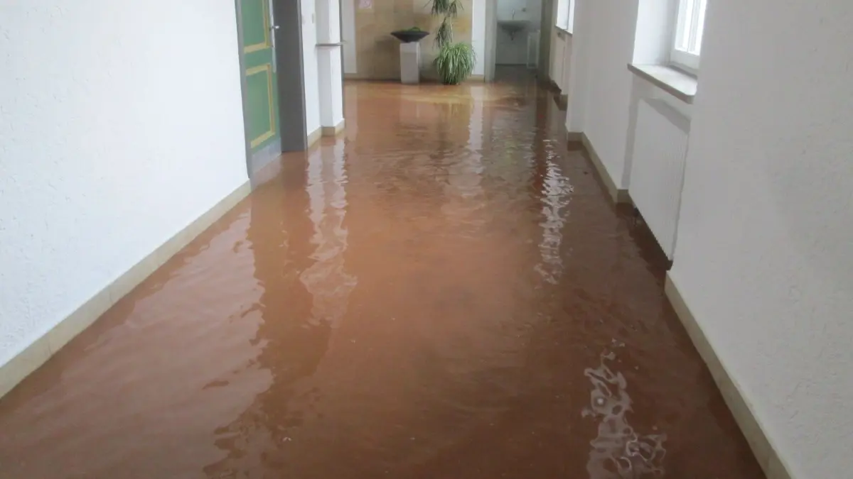 Das gesamte Haus des Gastes in Tonbach stand unter Wasser, Grund war eine beschädigte Hauptwasserleitung bei Aushubarbeiten